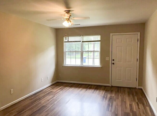 Foto del edificio - 668 Gardner Dr SE