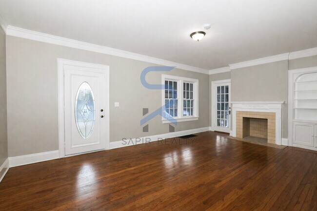 Foto del edificio - PRICE DROP ALERT! Don’t Miss This Expansive 5BR in Adams Park