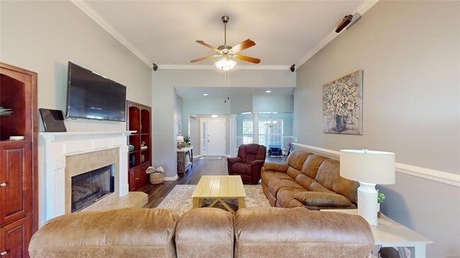 Foto del edificio - 1067 E Poplar St