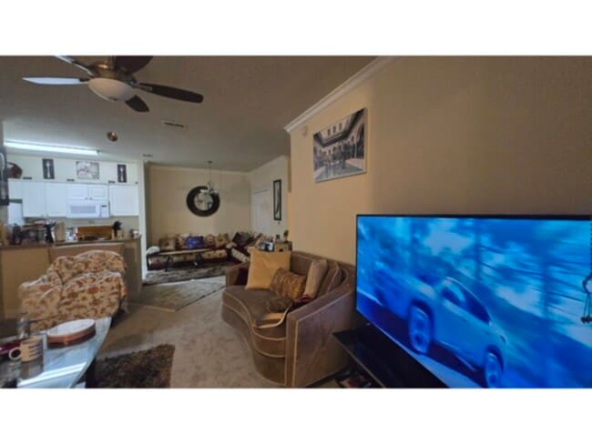 Building Photo - 1 bedroom 1 bathroom condo w/DEN