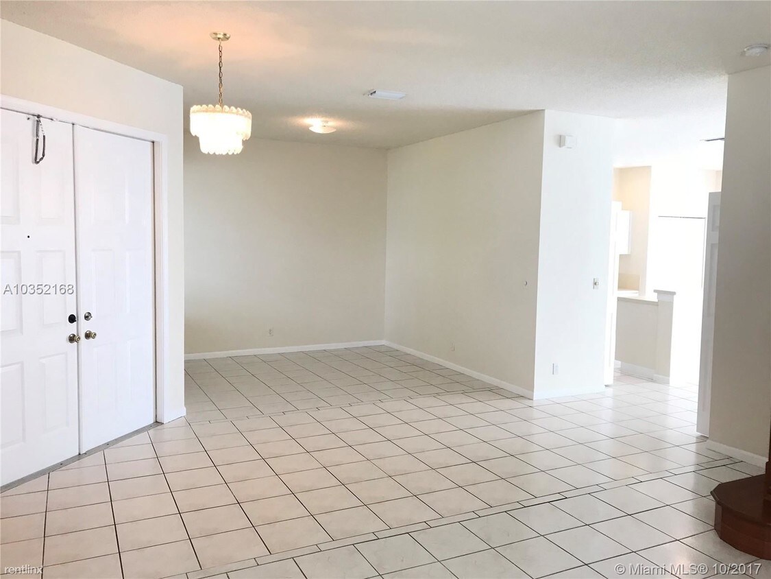 Primary Photo - 2015 SW 159th Ave
