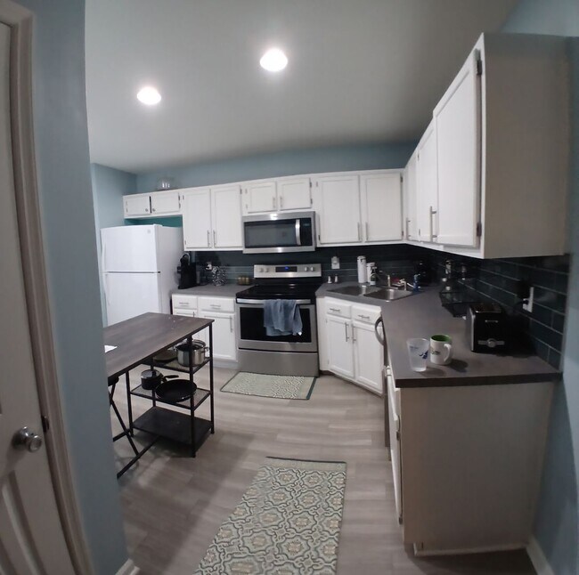 Building Photo - Modern Comfort and Convenience in Citadel ...