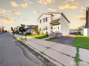 Building Photo - 138 Pershing Ave