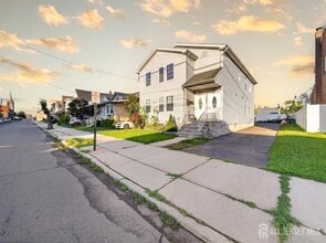 Building Photo - 138 Pershing Ave