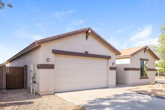 Foto del edificio - 12145 W Patrick Ln