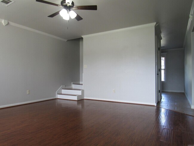 Building Photo - 105 Earnhardt Cir