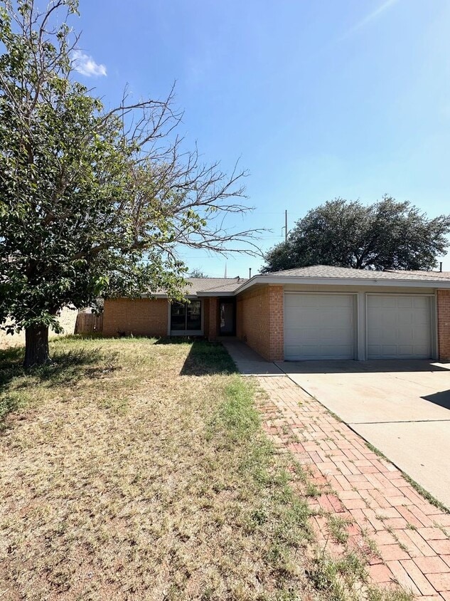 Primary Photo - 3 Bed 2 Bath Fully Remodeled!