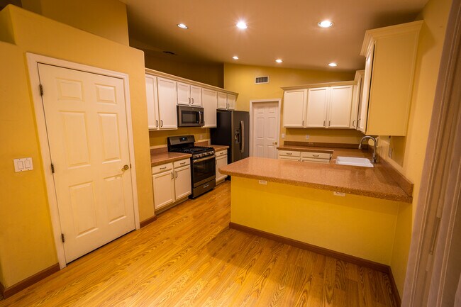 Foto del edificio - 8546 N Sayante Way