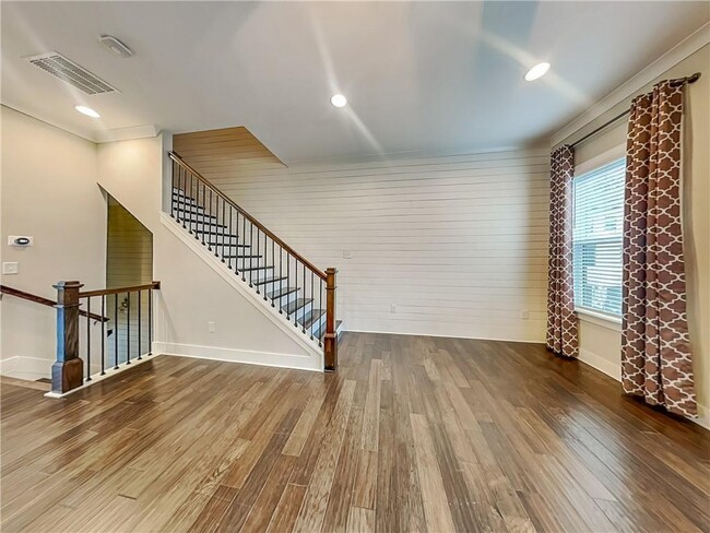 Foto del edificio - 2038 Rockledge Rd NE