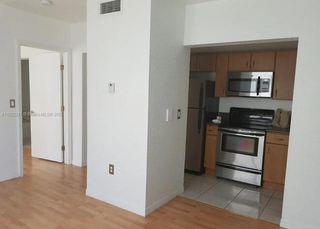 Building Photo - 7326 Collins Ave