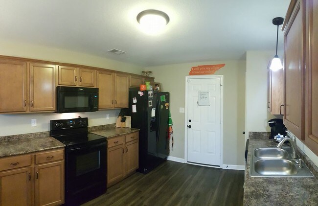 Foto del edificio - 226 E Johnson Cir