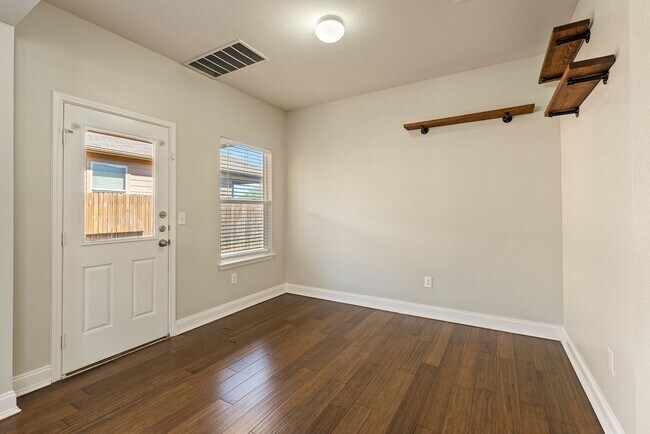 Foto del edificio - 11733 Andesite Rd