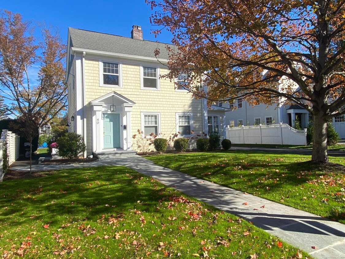 Primary Photo - 40 E Maple St