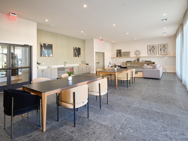 Foto del edificio - Canopy West River Phase II