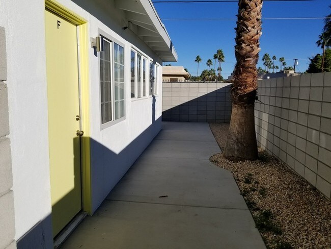 Building Photo - Single Level Studio Rental in Palm Springs