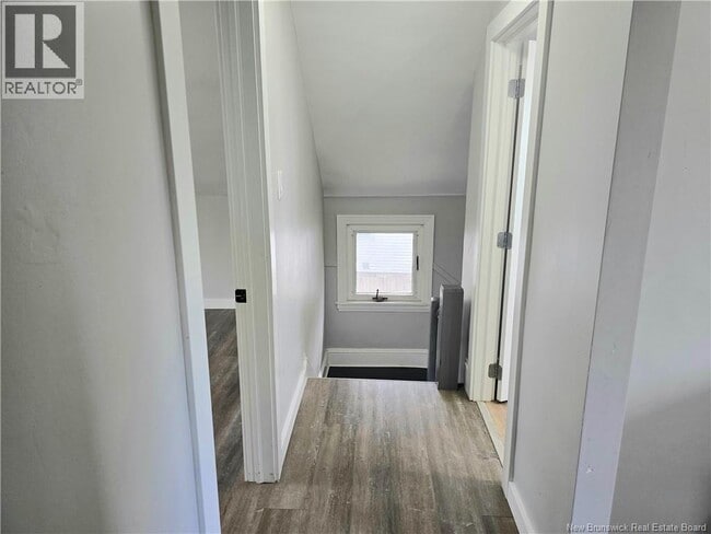Photo du bâtiment - 167 Elmwood Dr