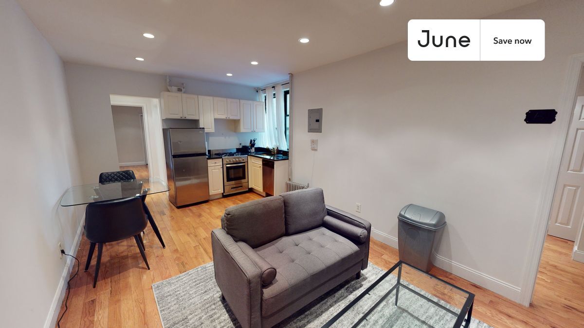 Photo - 23 East 109th Street