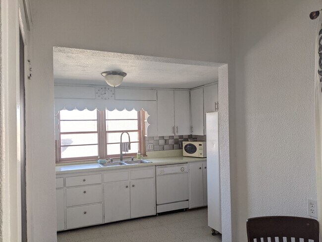 Large kitchen - 712 South St
