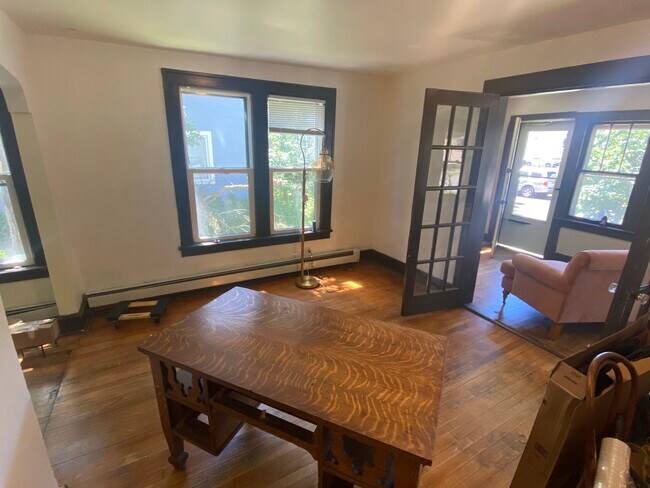 Living room - 1715 6th St NE