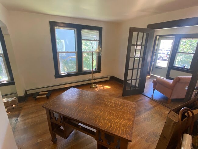 Living room - 1715 6th St NE