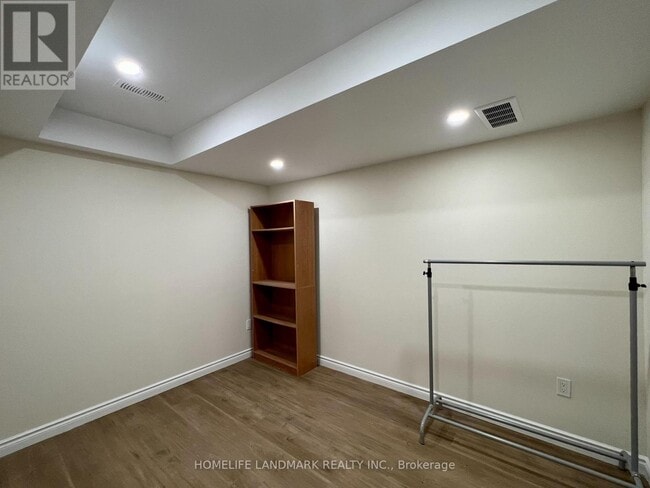 Building Photo - 153 Fimco Cres