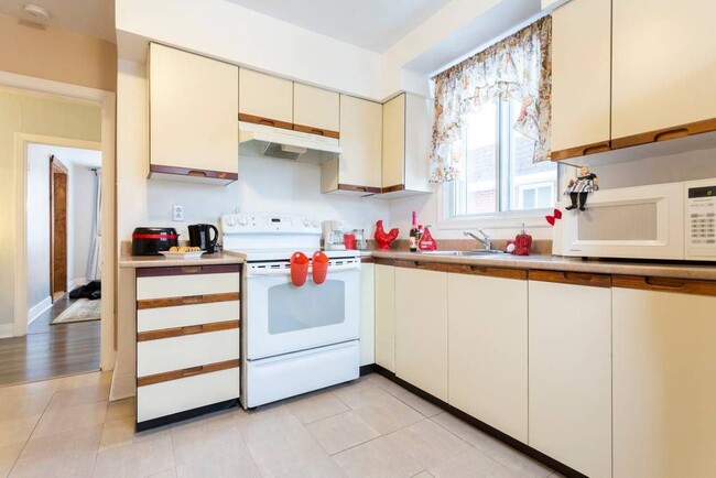 Full furnished - Kitchen - 5263 Av King-Edward