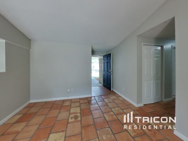 Building Photo - 11503 Pine Forest Ct