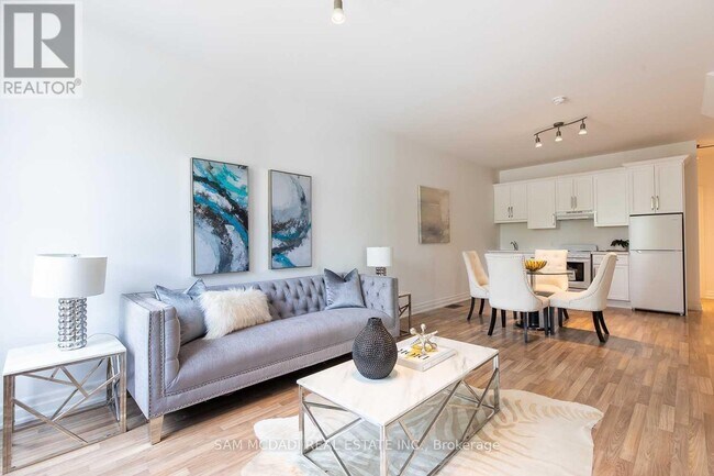 Building Photo - 126B Church St