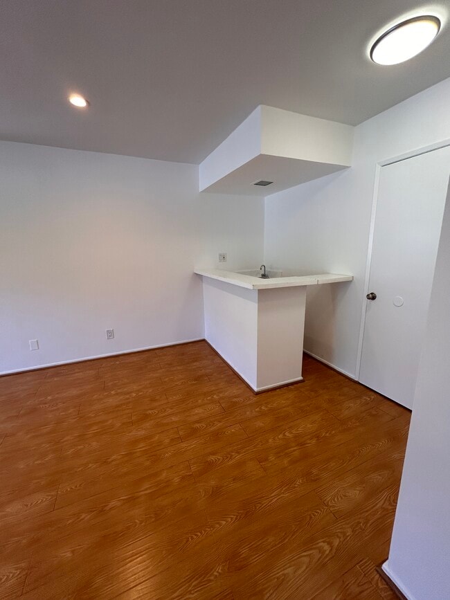 living room - 649 Westbourne Dr
