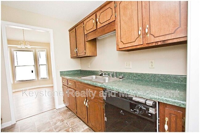 Foto del edificio - 1770 Crestview Dr