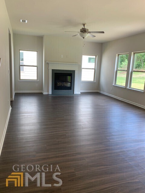 Building Photo - 4749 Dufour Dr
