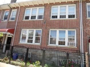 Primary Photo - 1553 Leland Ave