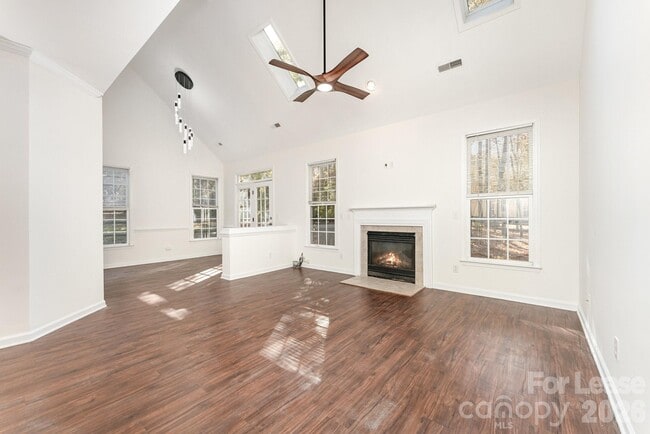 Building Photo - 10010 Gladwick Ct