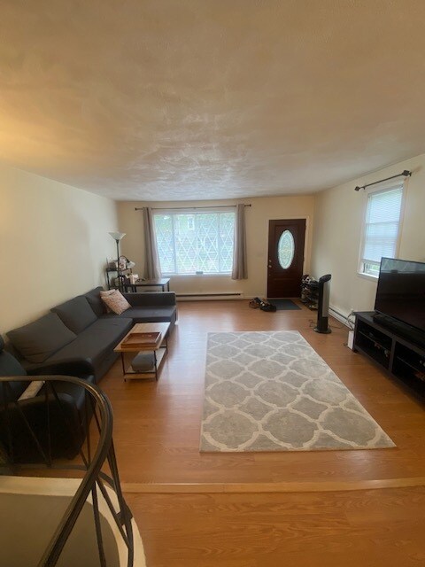 Building Photo - 16 Shaw St