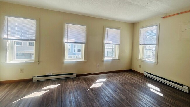 Foto del edificio - 156 Main St