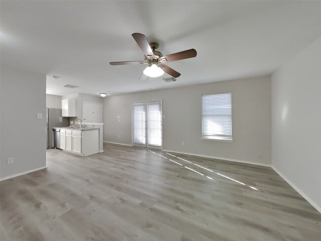 Building Photo - 22823 Sugar Bear Dr