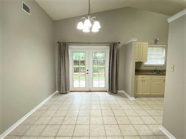 Building Photo - Beautiful 3 Bedroom Home in Ormond Beach!