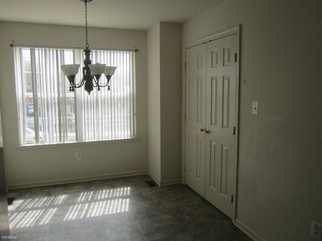 Foto del edificio - 731 E Oak St