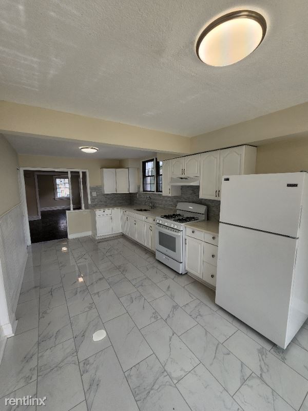 Building Photo - 4 br, 2.5 bath House - 131 Watkins Ave