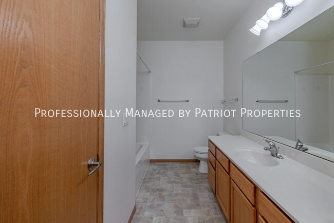 Building Photo - 218 Wolfe St