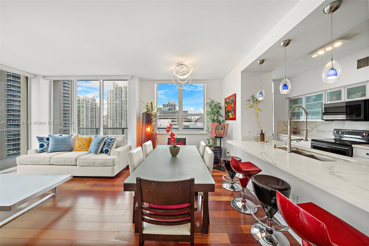 Foto principal - 1155 Brickell Bay Dr