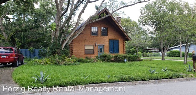 Foto del edificio - 3 br, 2 bath House - 2424 S. Elm Ave.