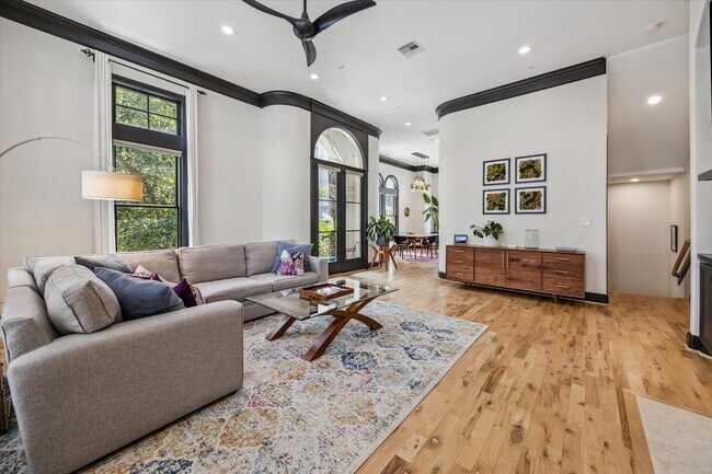 Foto del edificio - 1419 Oakdale St