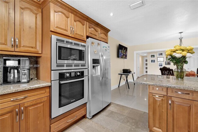 Foto del edificio - 5801 NW 113th Terrace