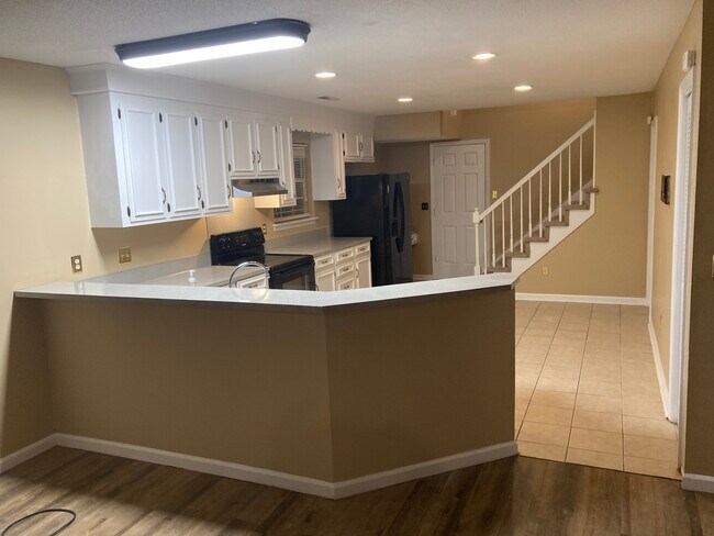 Kitchen right - 104 Knightsbridge Dr