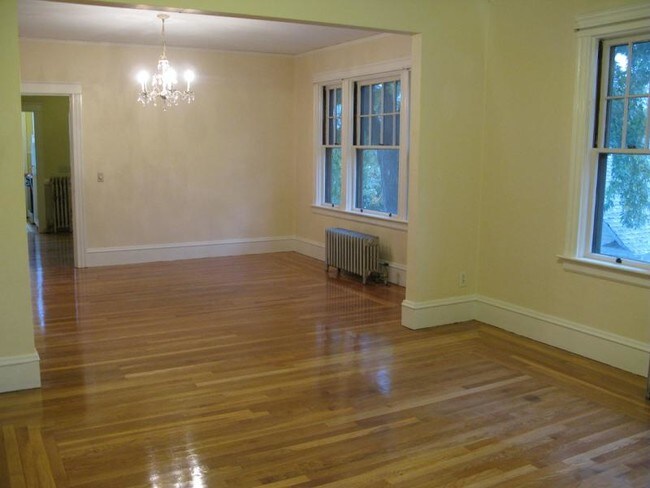 Building Photo - 108 Narragansett St