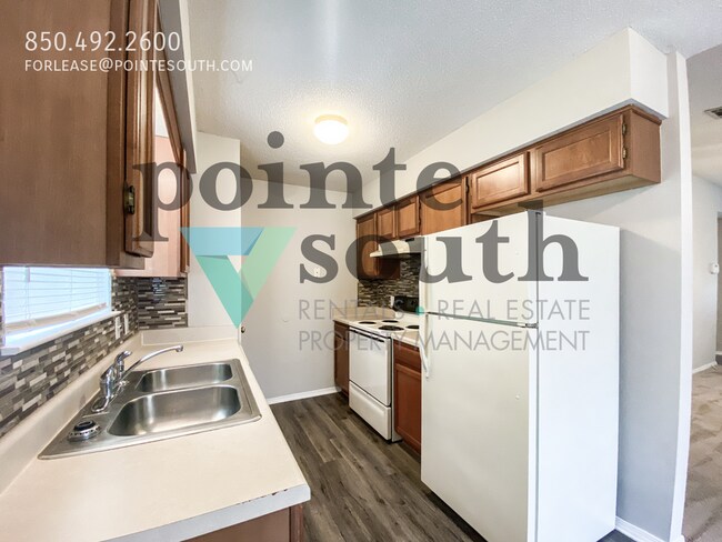 Foto del edificio - 504 Wood Crest Way