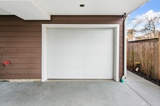 Building Photo - 9019 18th Ave SW
