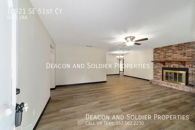 Building Photo - 10921 SE 51st Ct