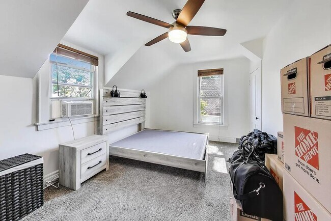 Foto del edificio - 869 N McKinley Rd